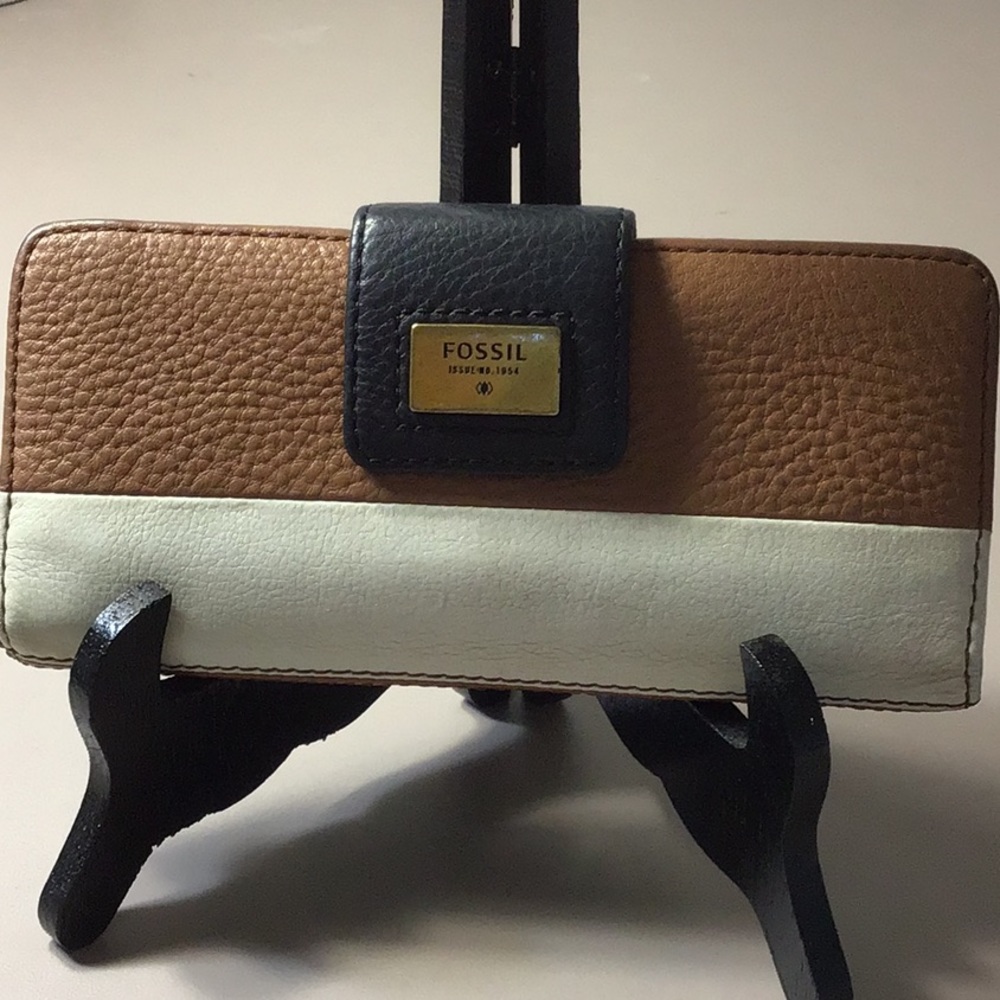 Fossil Wallet Issue No 1954 - image 1